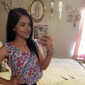 Meet your Posher, Elena